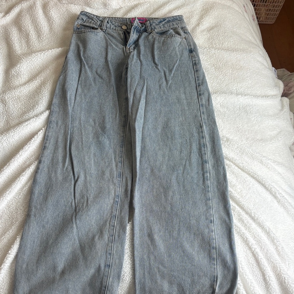 Edikted Blue Women's Jeans With Bow Embroidery